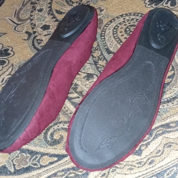 New Twisted women's Faux suede burgundy size 11 - Picture 3 of 4